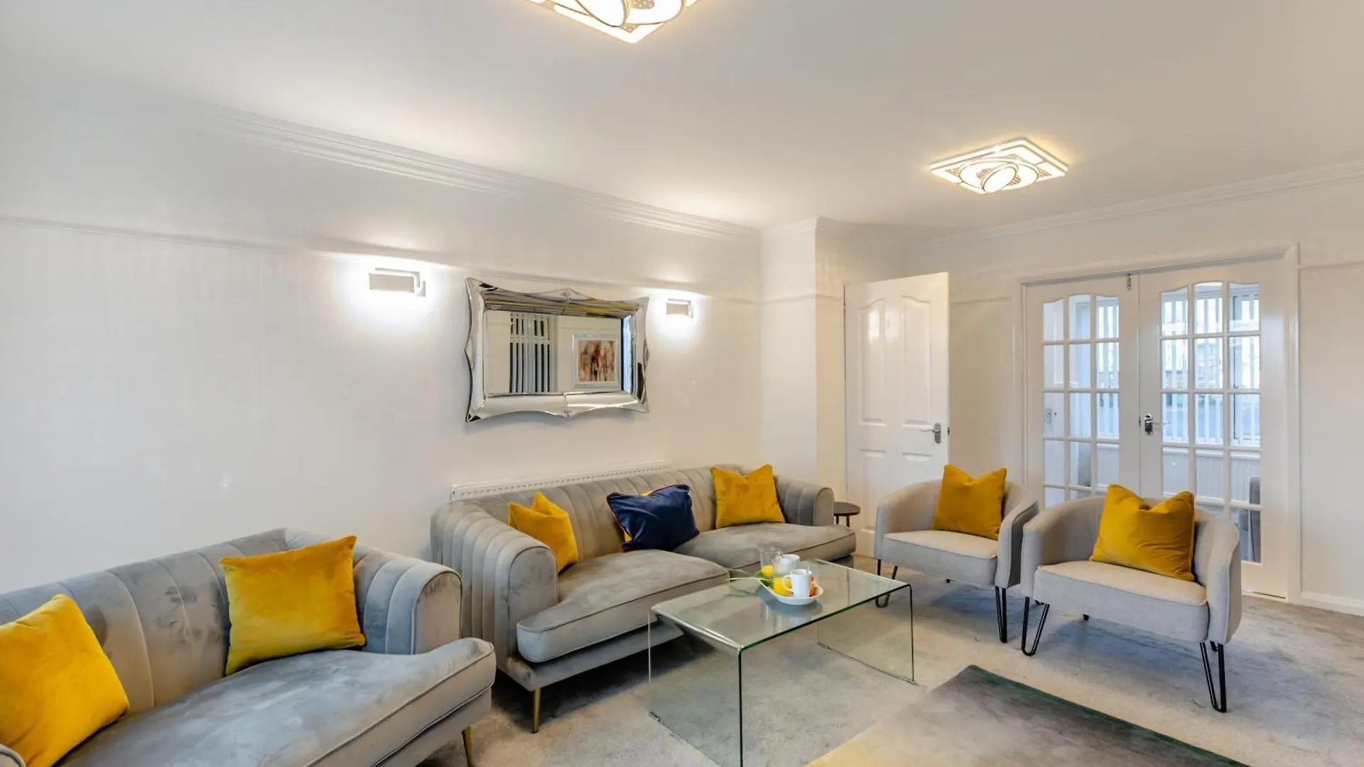 Robinswood House - A Beautiful Family Home Near The Cotswold Gloucester