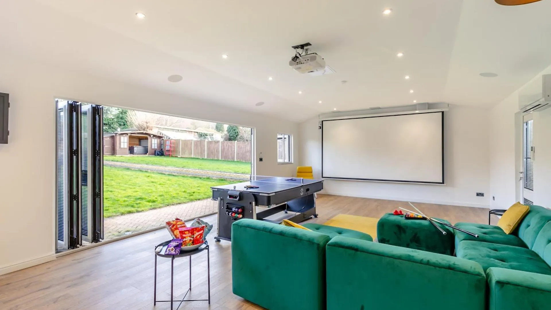 Holiday home Robinswood House - A Beautiful Family Home Near The Cotswold Gloucester
