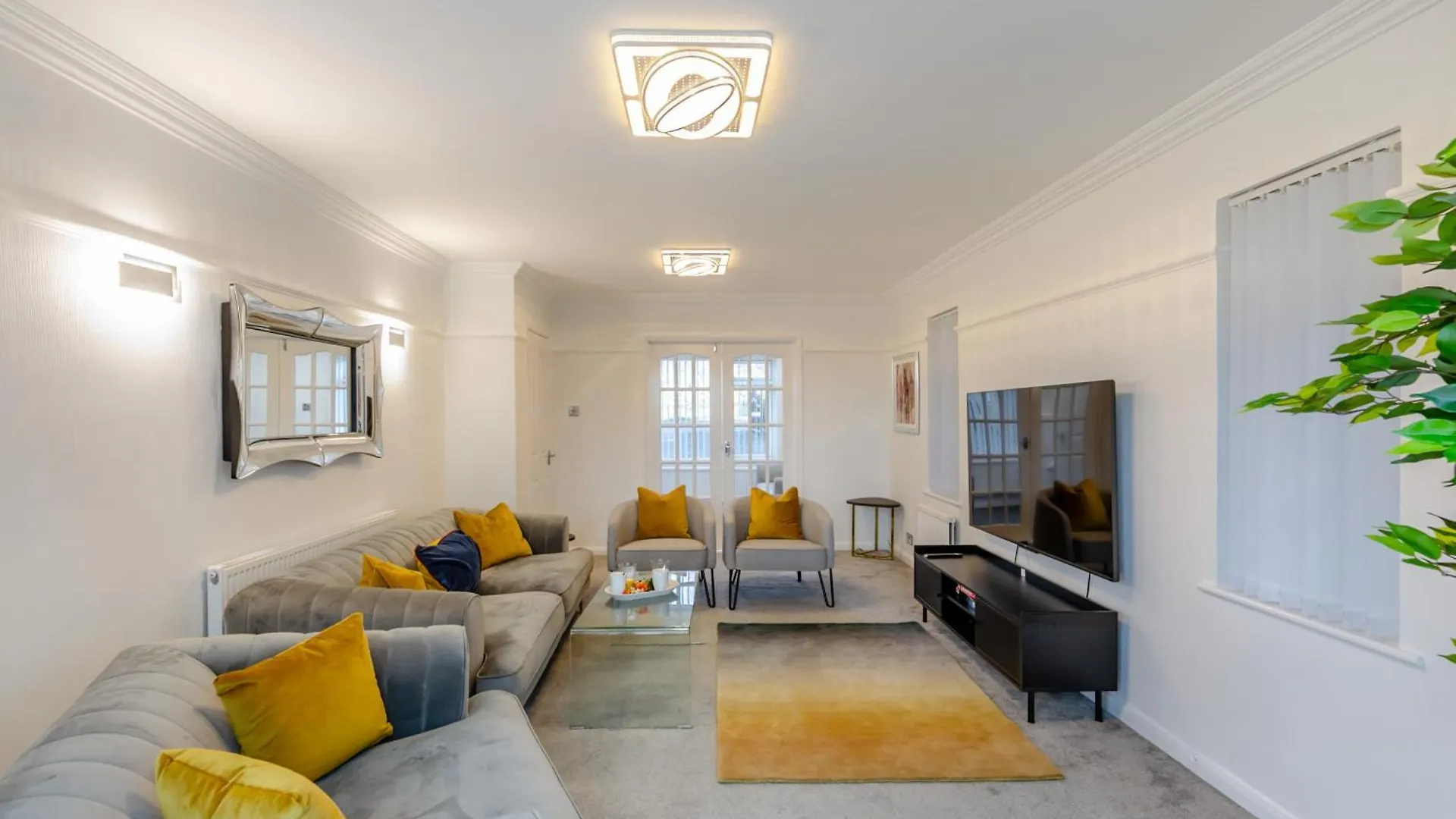 Robinswood House - A Beautiful Family Home Near The Cotswold Gloucester