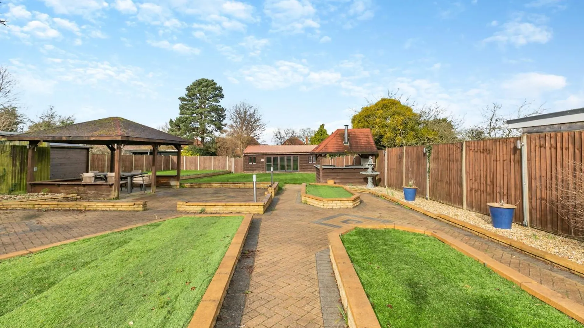 Robinswood House - A Beautiful Family Home Near The Cotswold Gloucester Holiday home