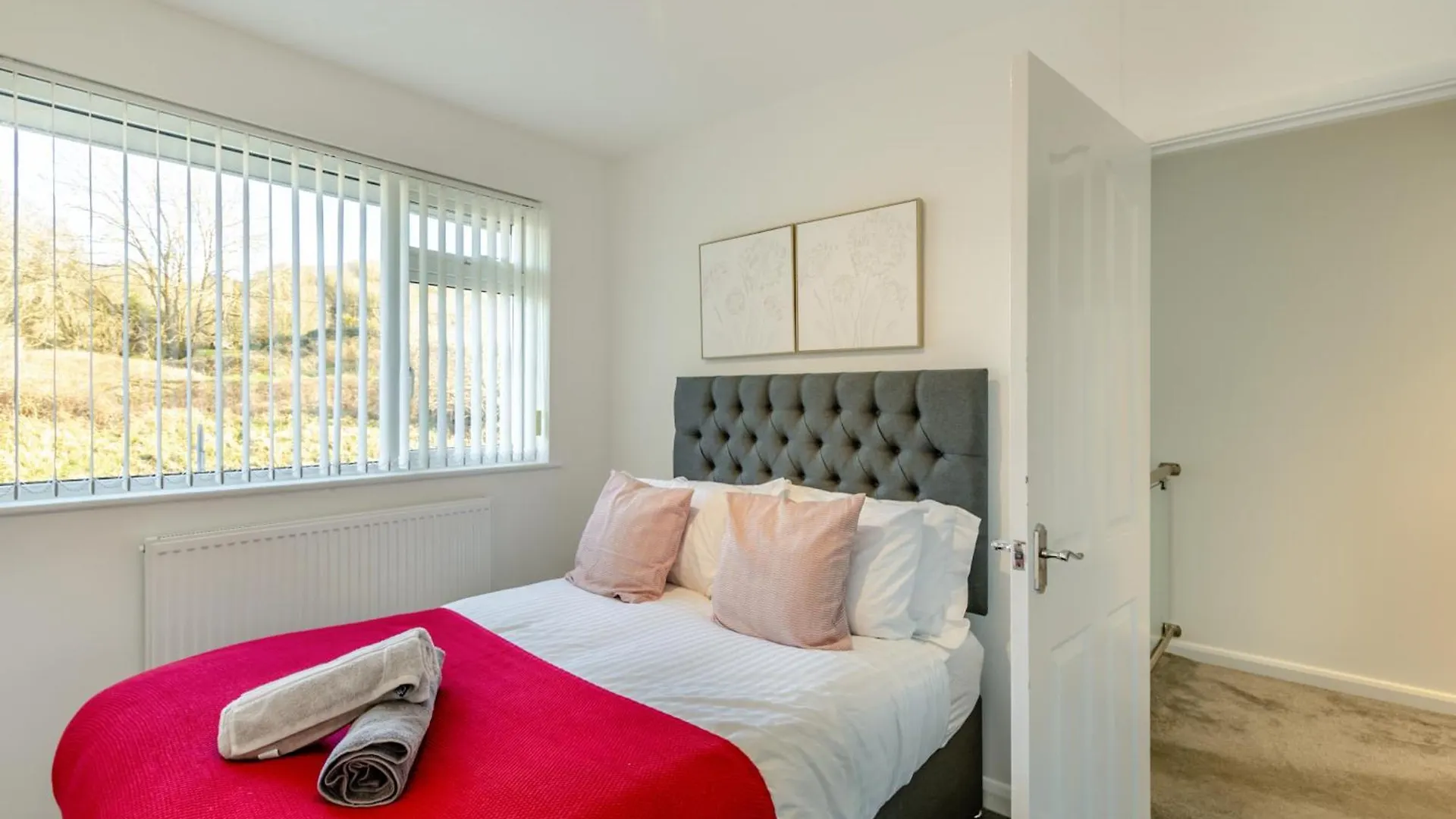 Robinswood House - A Beautiful Family Home Near The Cotswold Gloucester Holiday home