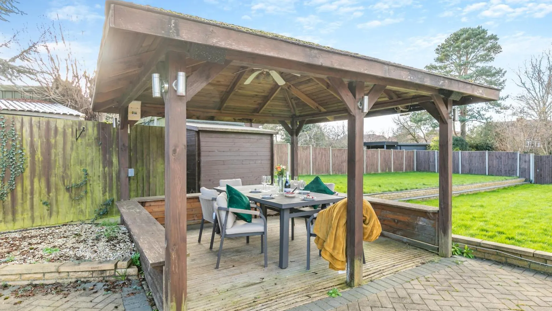 Robinswood House - A Beautiful Family Home Near The Cotswold Gloucester